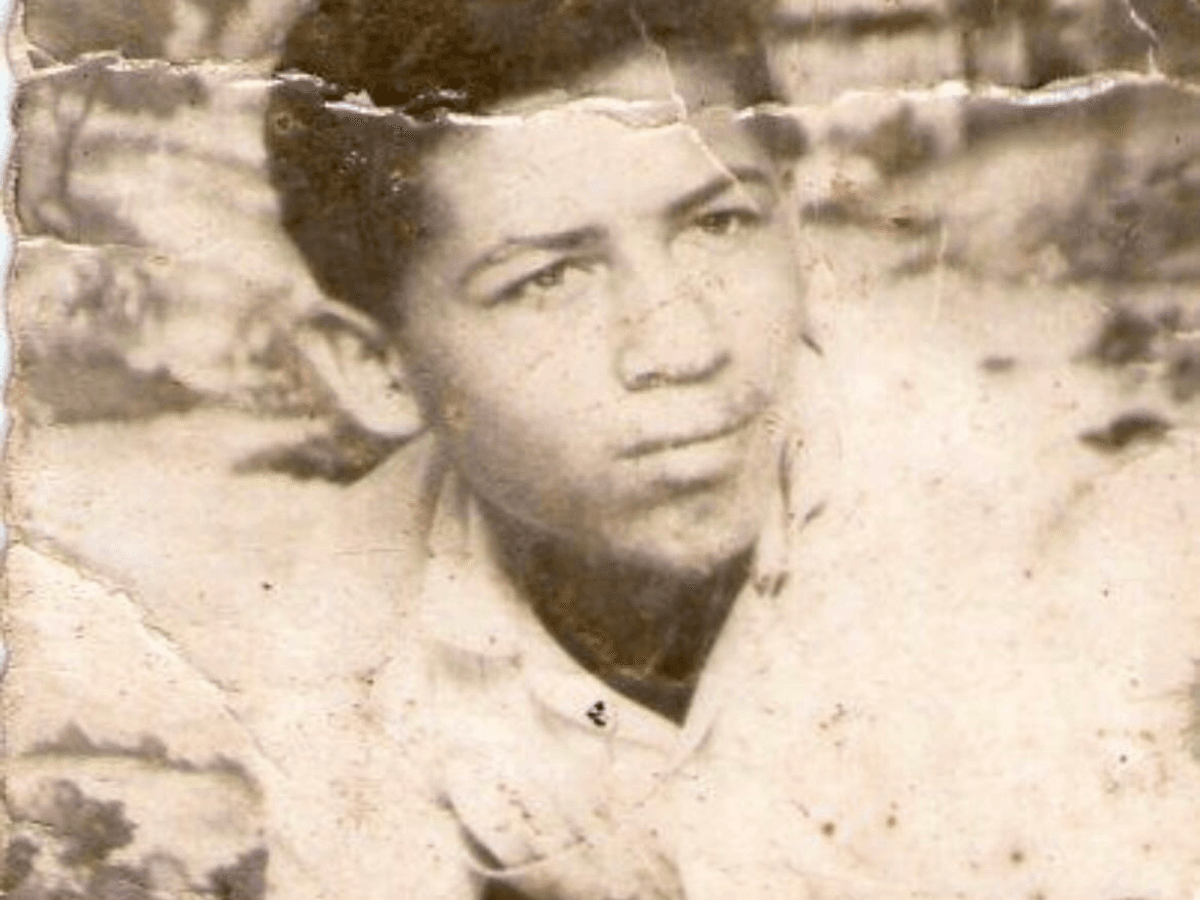 Foto antiga danificada